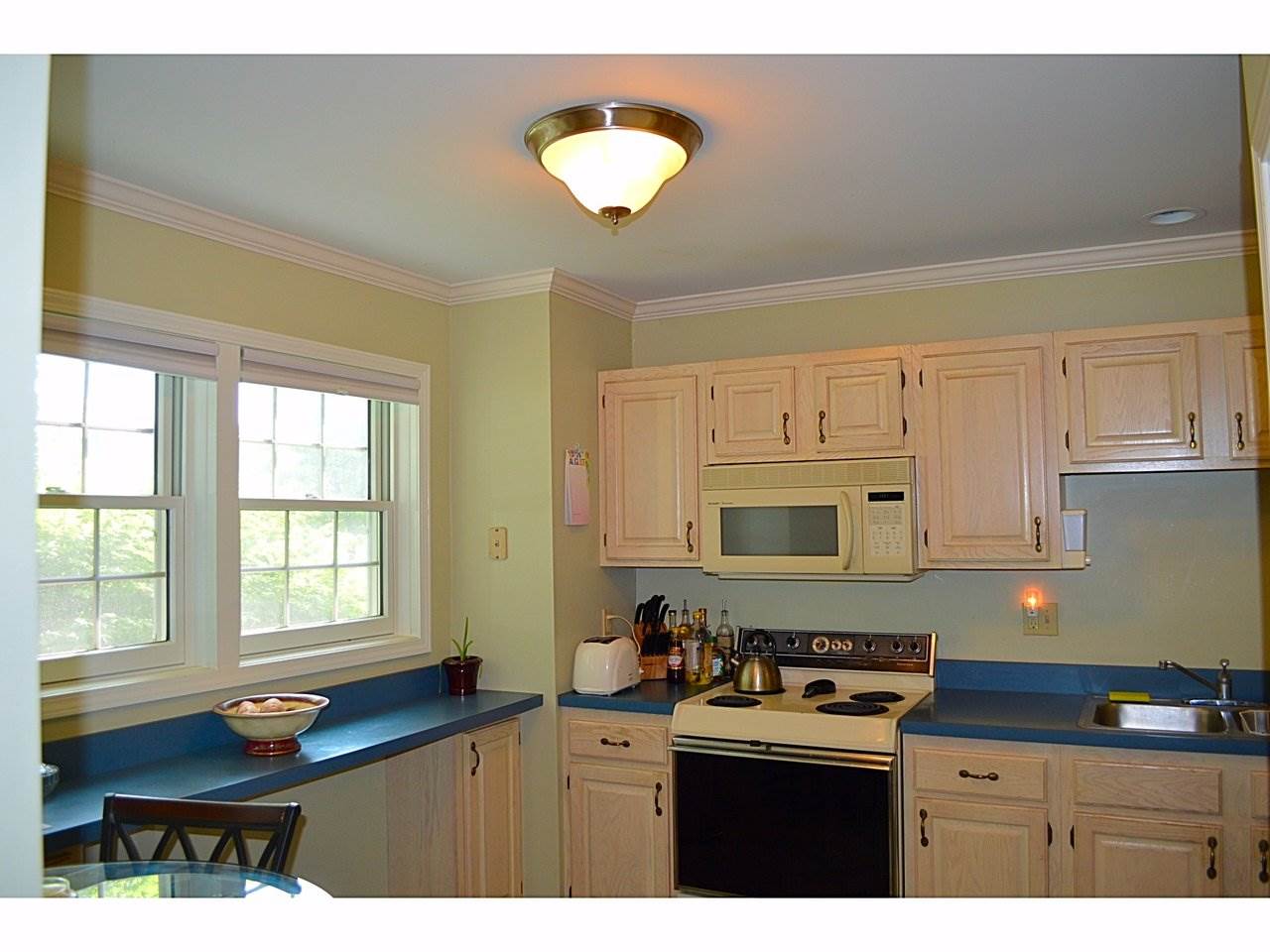 33 Harbor View Road, Unit 1005 South Burlington, VT 05403 - Photo 3 of 21 Gallery Image 3