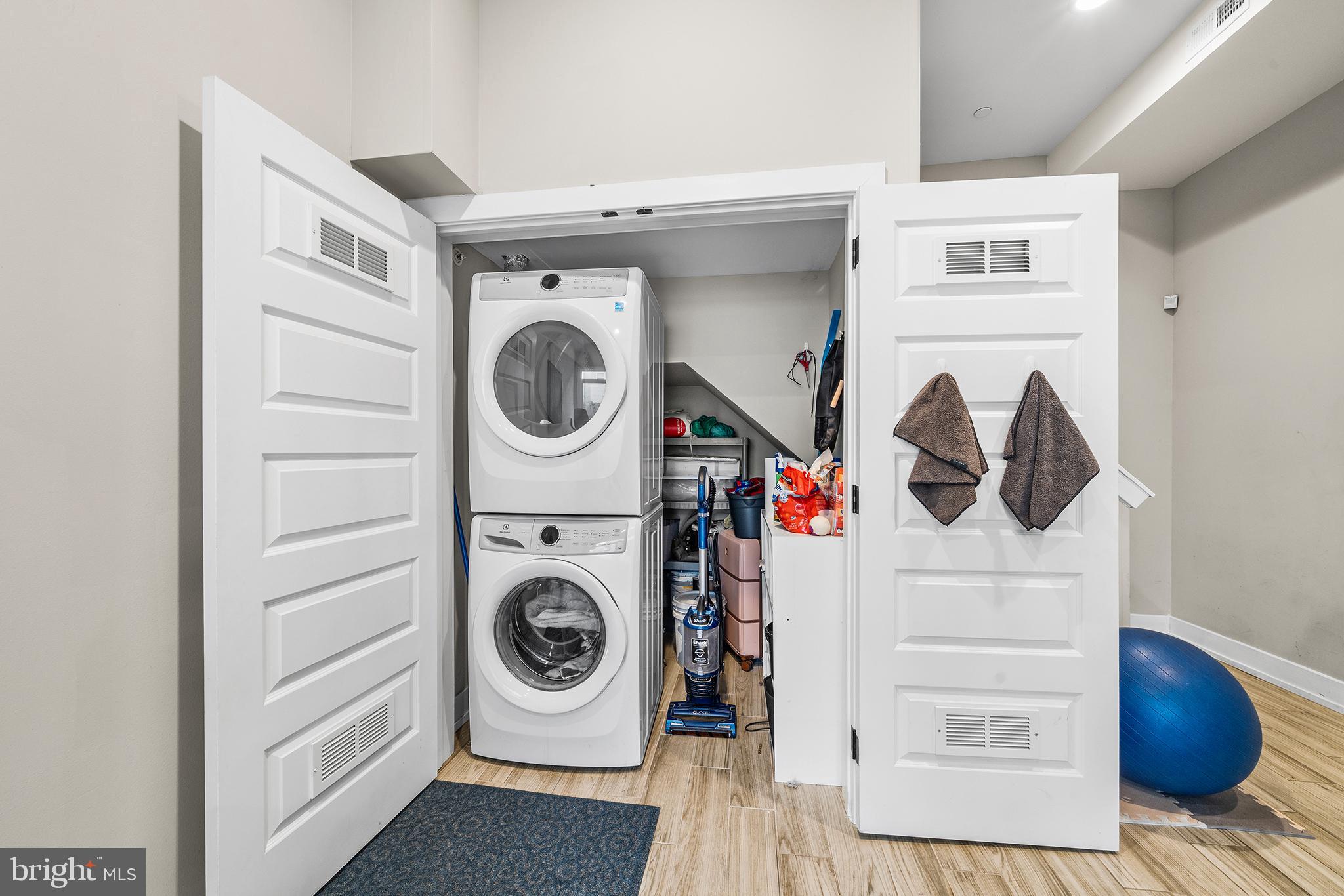 4736 Sheldon Street Philadelphia, PA 19127 - Photo 34 of 37 a utility room with dryer and washer