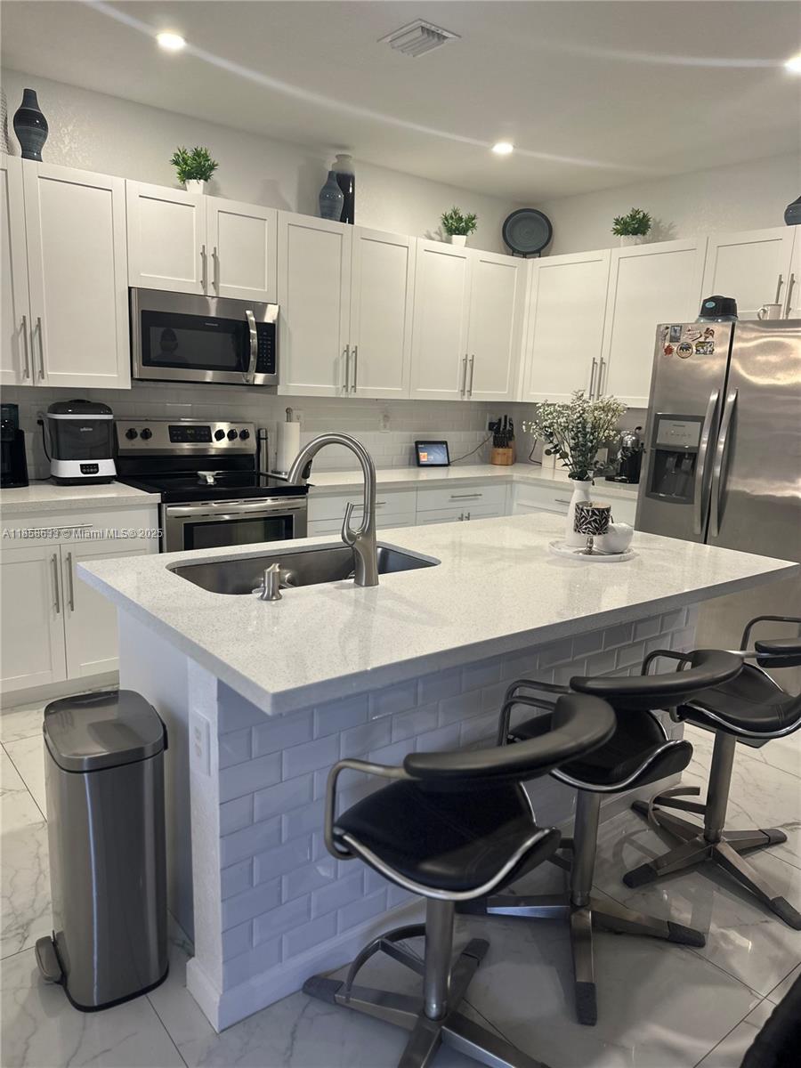 25217 Southwest 114th Avenue Homestead, FL 33032 - Photo 8 of 43