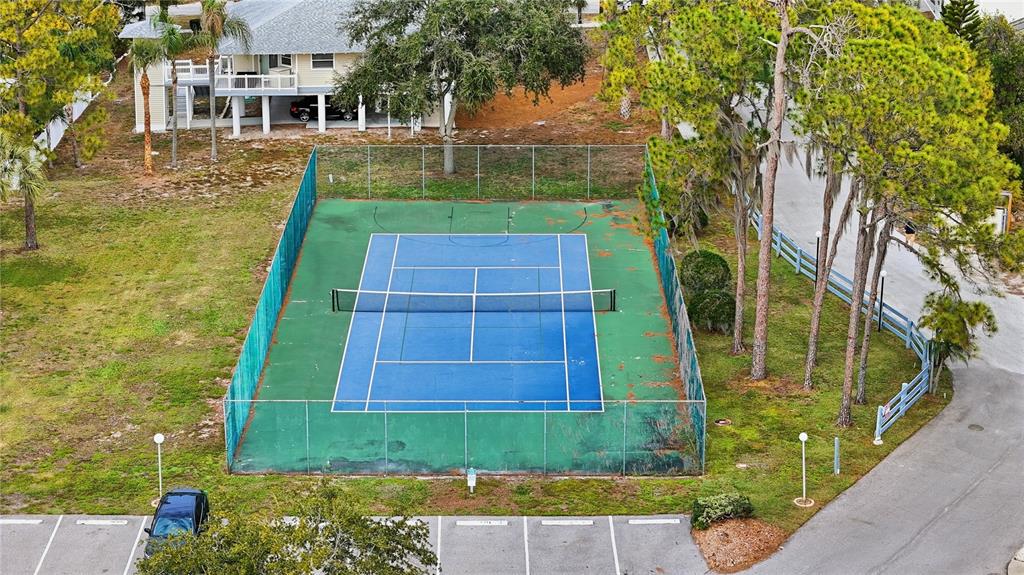 1500 Sunset Road, Unit C10 Tarpon Springs, FL 34689 - Photo 23 of 27 a view of a back yard