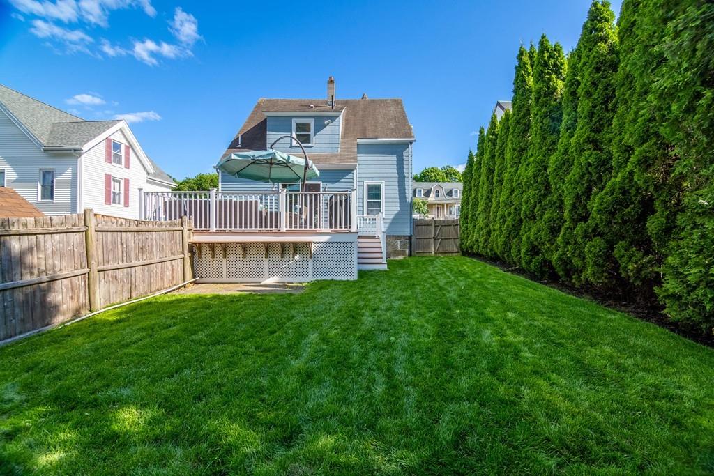 35 Lawrence Street Wakefield, MA 01880 - Photo 3 of 25