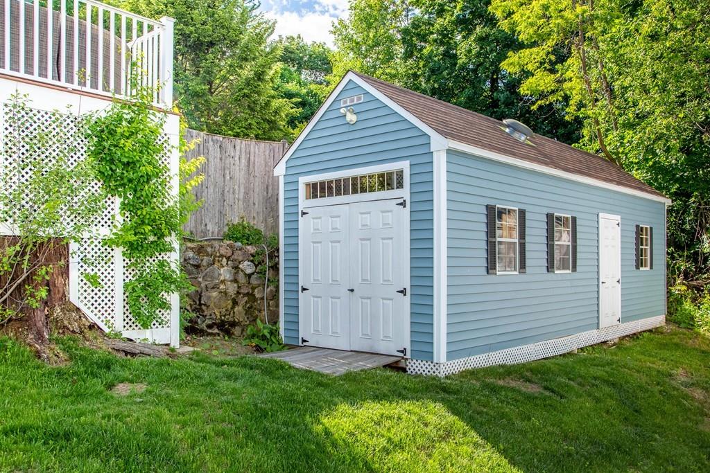 35 Lawrence Street Wakefield, MA 01880 - Photo 9 of 25