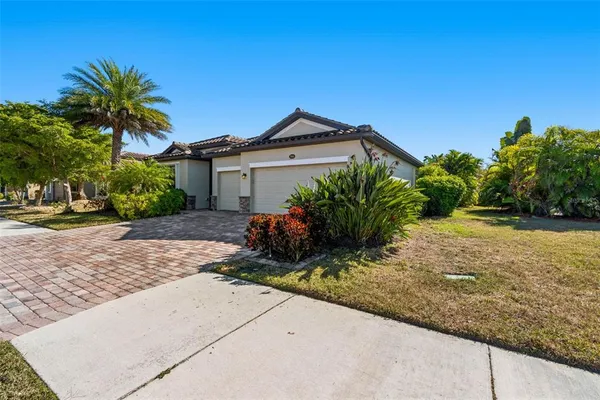 $629,900 | 20805 Granlago Drive, Venice, FL 34293