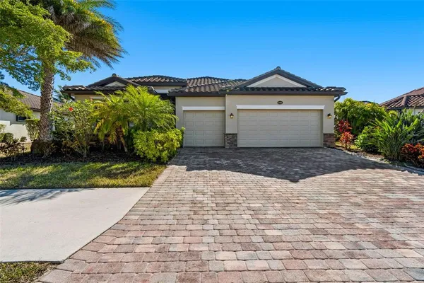 $629,900 | 20805 Granlago Drive, Venice, FL 34293