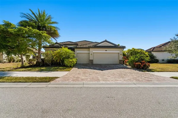 $629,900 | 20805 Granlago Drive, Venice, FL 34293