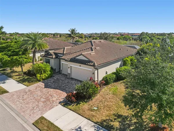 $629,900 | 20805 Granlago Drive, Venice, FL 34293