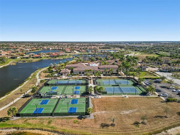 $629,900 | 20805 Granlago Drive, Venice, FL 34293