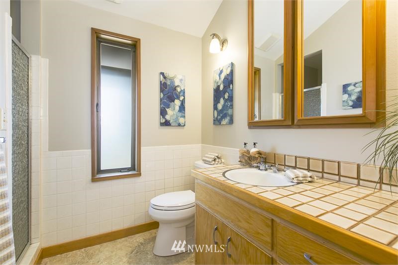 8609 Talbot Road Edmonds, WA 98026 - Photo 14 of 25 Gallery Image 14