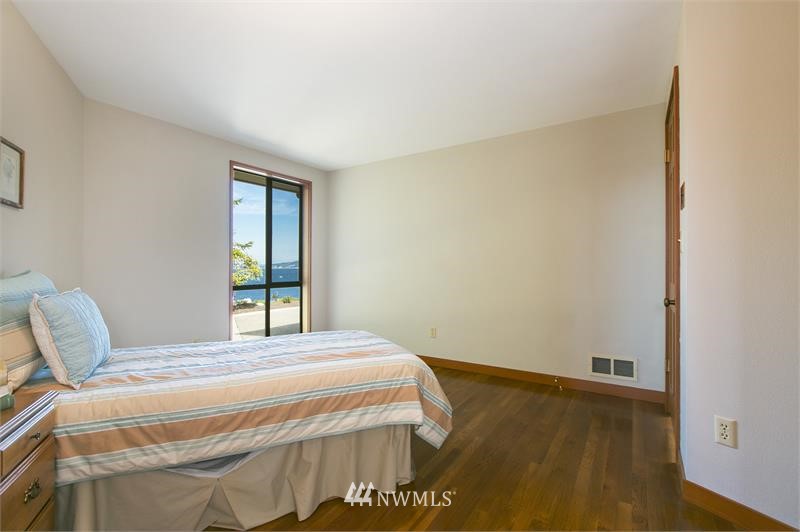 8609 Talbot Road Edmonds, WA 98026 - Photo 16 of 25 Gallery Image 16