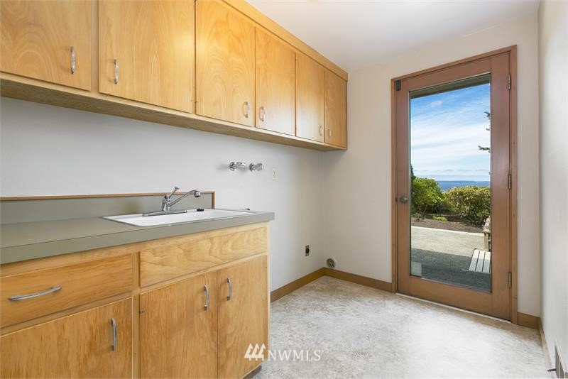 8609 Talbot Road Edmonds, WA 98026 - Photo 19 of 25 Gallery Image 19