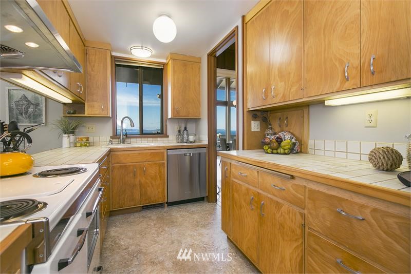 8609 Talbot Road Edmonds, WA 98026 - Photo 10 of 25 Gallery Image 10