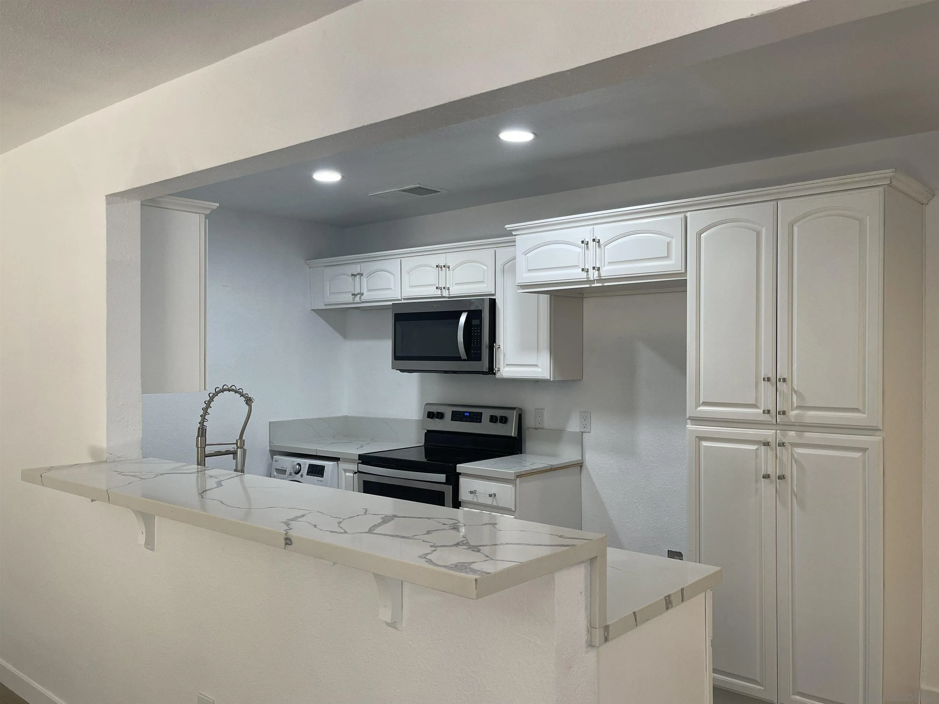 3068 Panorama Road, Unit B Riverside, CA 92506 - Photo 10 of 31 Gallery Image 10
