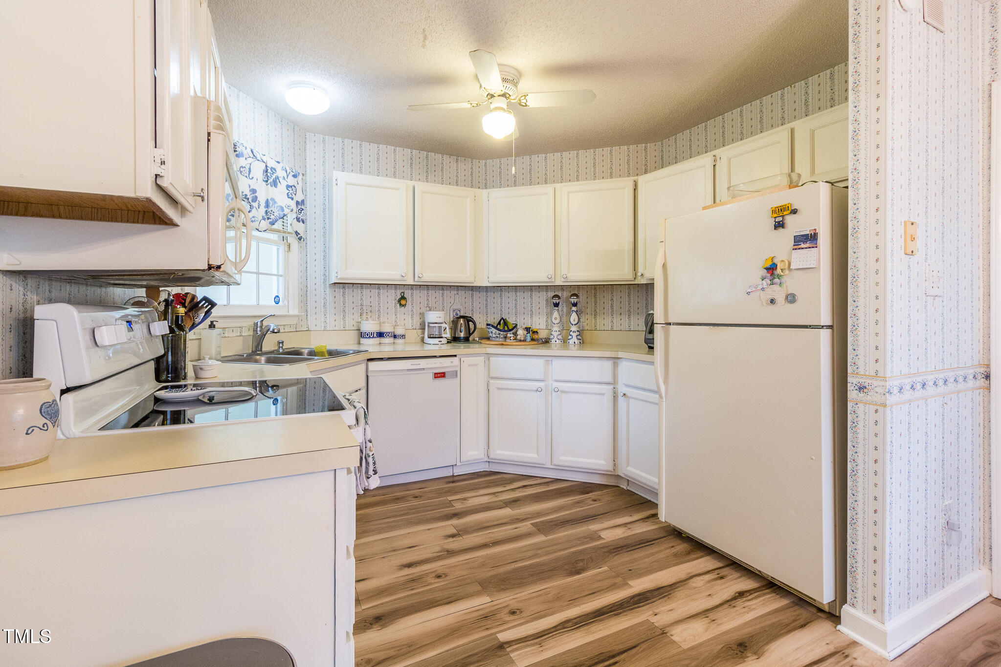 4212 Birmingham Way Raleigh, NC 27604 - Photo 8 of 17 Kitchen2