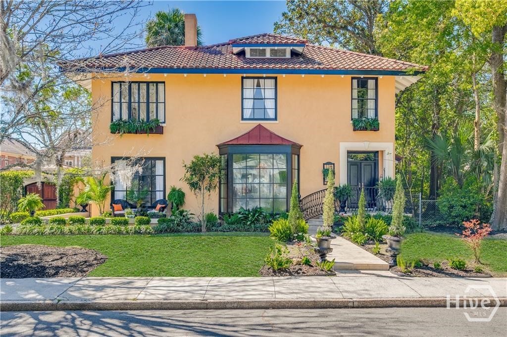 529 East 44th Street Savannah, GA 31405 - Photo 1 of 73