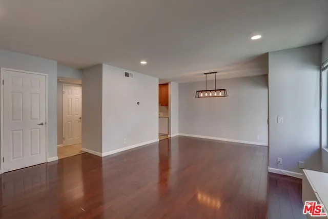 $3,600 | 1275 Seacliff Court, Unit 5, Ventura, CA 93003