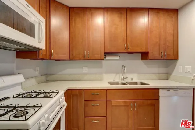 $3,600 | 1275 Seacliff Court, Unit 5, Ventura, CA 93003