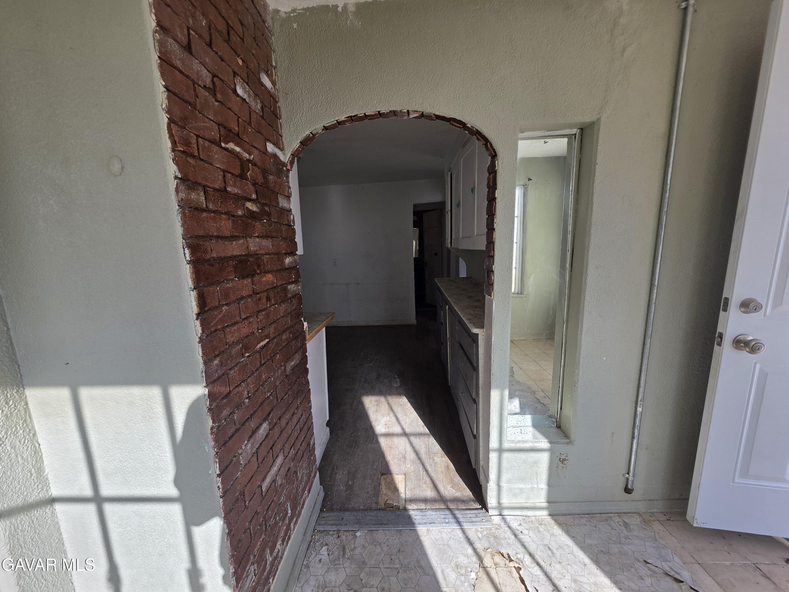 16133 I Street Mojave, CA 93501 - Photo 5 of 30 a view of entryway
