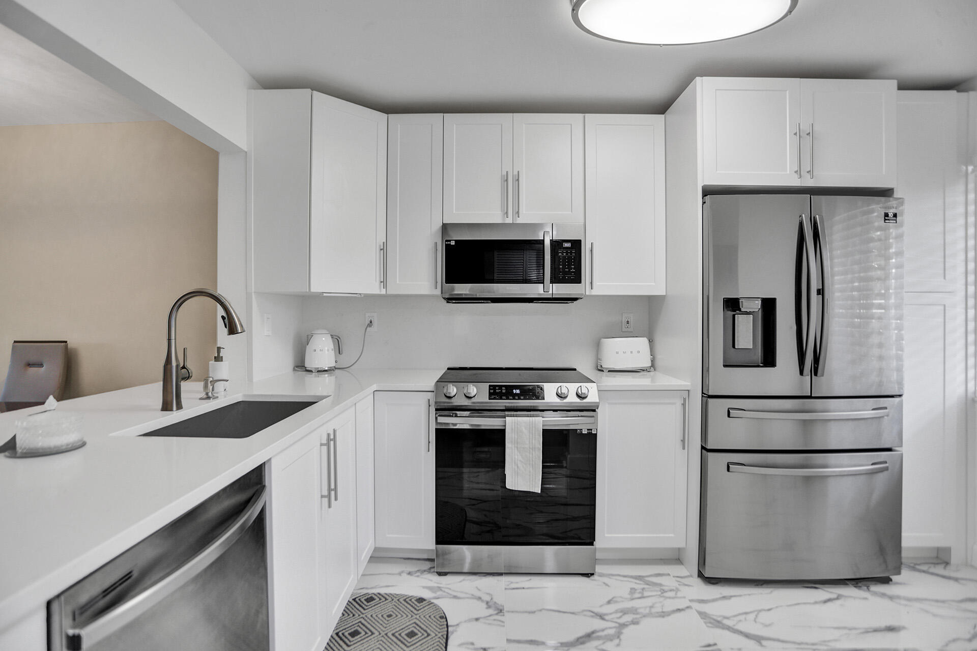 3601 Inverrary Drive, Unit 109 Lauderhill, FL 33319 - Photo 2 of 42 B27I5820