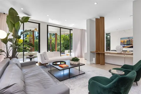 $6,595,000 | 5701 North Bay Road, Miami Beach, FL 33140