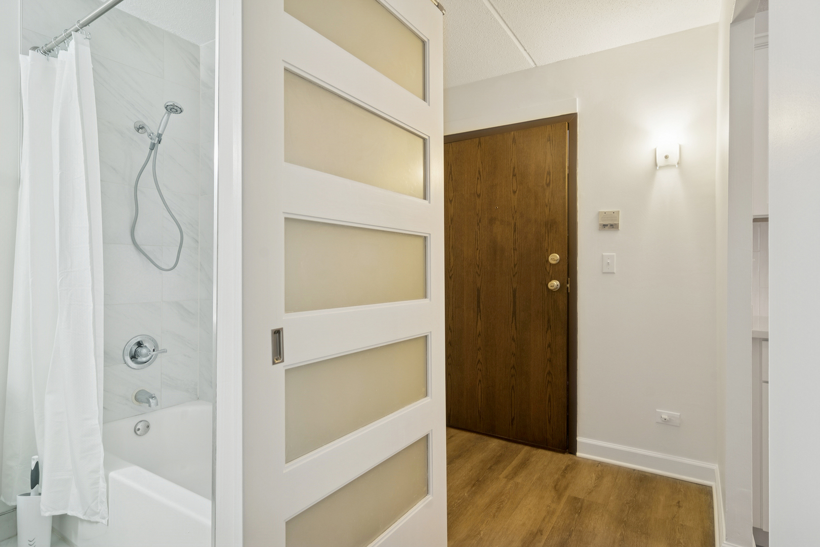 300 West Fullerton Avenue, Unit 320 Addison, IL 60101 - Photo 8 of 16