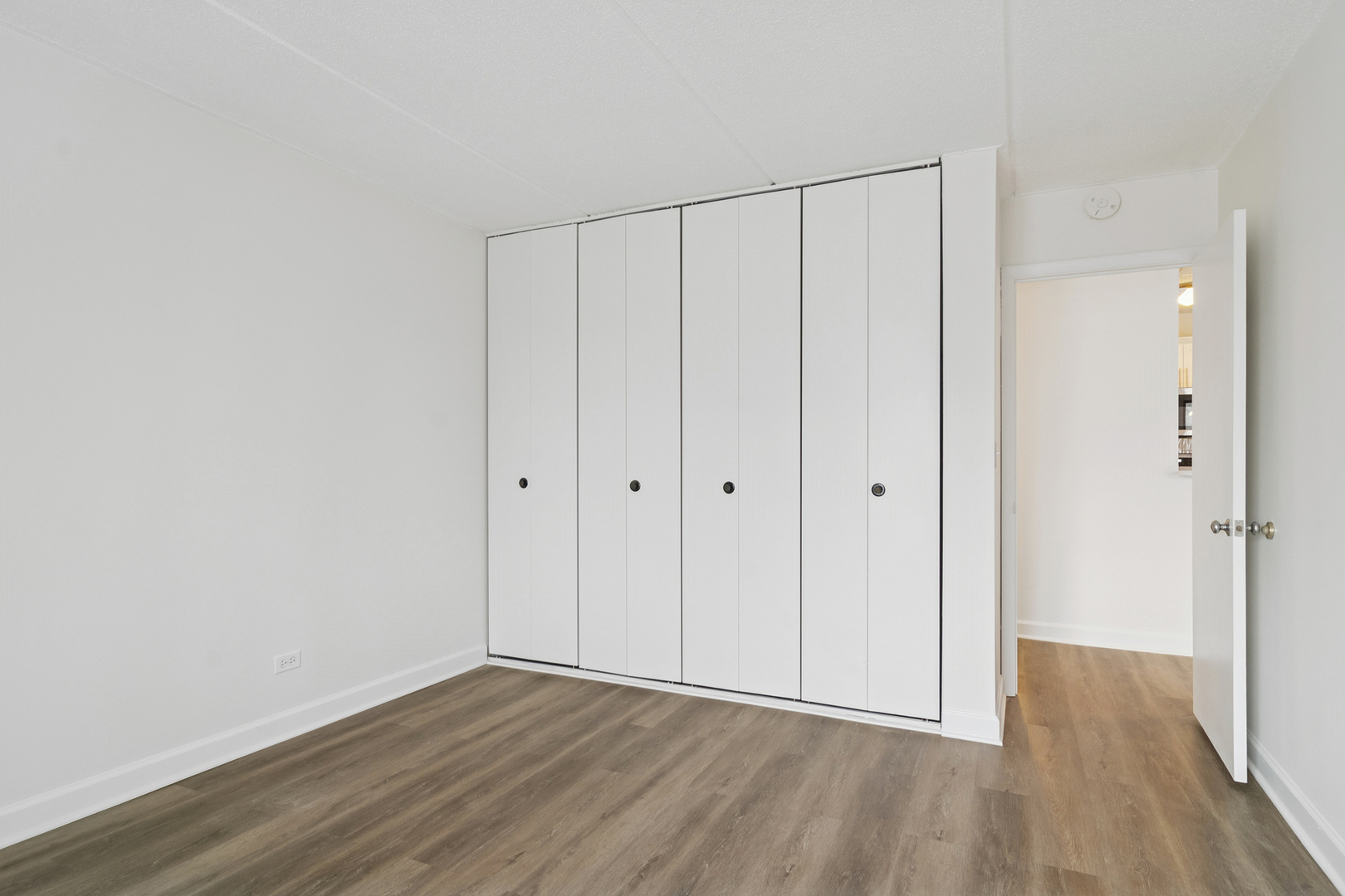 300 West Fullerton Avenue, Unit 320 Addison, IL 60101 - Photo 10 of 16