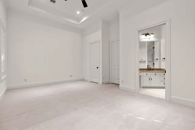 $2,725,000 | 10 Maroon Creek Court, The Woodlands, TX 77389