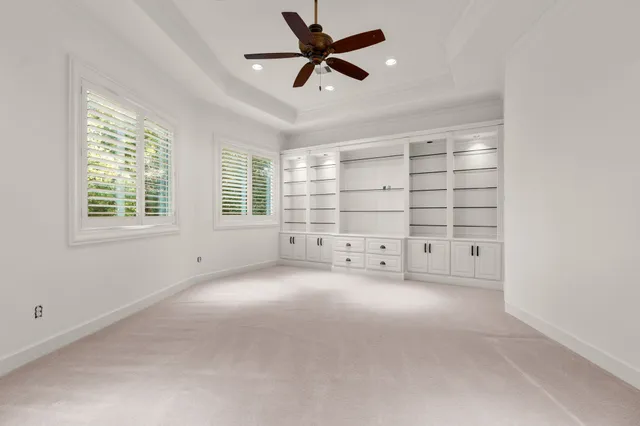 $2,725,000 | 10 Maroon Creek Court, The Woodlands, TX 77389