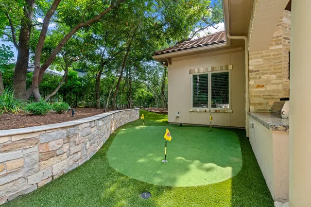 $2,725,000 | 10 Maroon Creek Court, The Woodlands, TX 77389