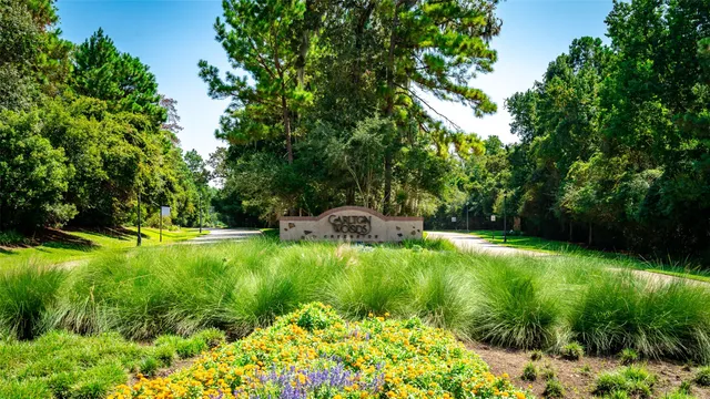 $2,725,000 | 10 Maroon Creek Court, The Woodlands, TX 77389