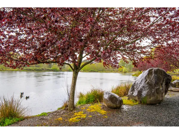 $350,000 | 433 North 14th Street, Lyons, OR 97358