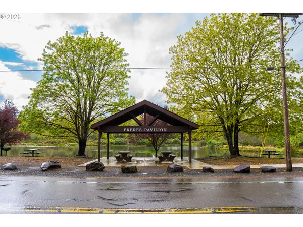 $350,000 | 433 North 14th Street, Lyons, OR 97358