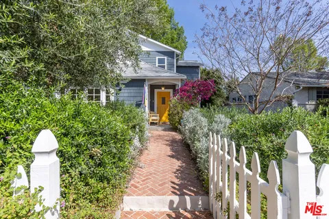 $1,350,000 | 21245 Lopez Street, Woodland Hills, CA 91364