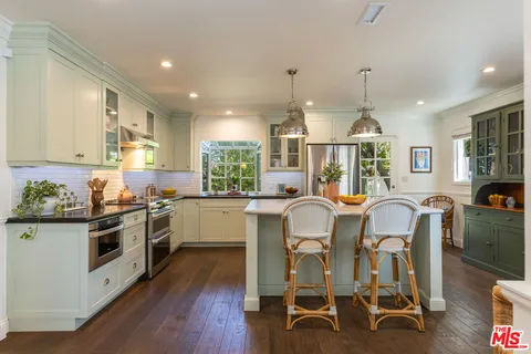 $1,350,000 | 21245 Lopez Street, Woodland Hills, CA 91364