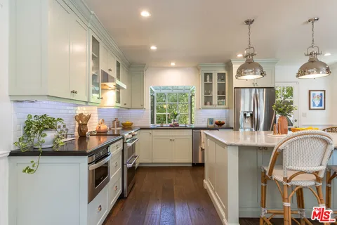 $1,350,000 | 21245 Lopez Street, Woodland Hills, CA 91364