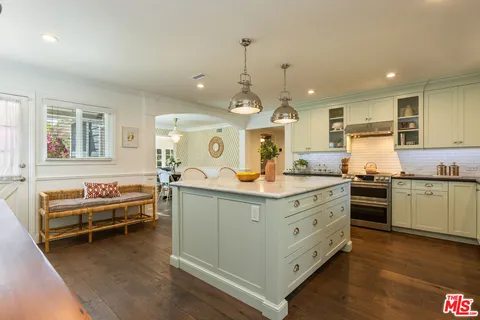 $1,350,000 | 21245 Lopez Street, Woodland Hills, CA 91364