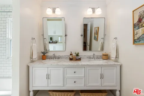 $1,350,000 | 21245 Lopez Street, Woodland Hills, CA 91364