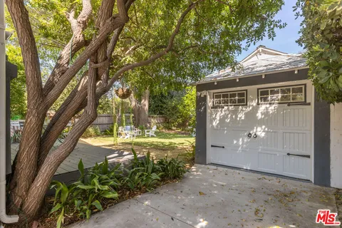 $1,350,000 | 21245 Lopez Street, Woodland Hills, CA 91364