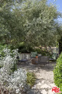 $1,350,000 | 21245 Lopez Street, Woodland Hills, CA 91364