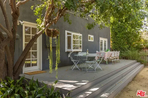 $1,350,000 | 21245 Lopez Street, Woodland Hills, CA 91364