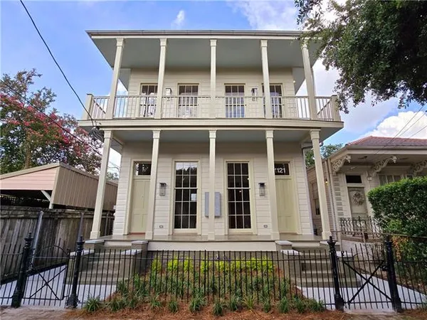 $1,225 | 1121 Antonine Street, Unit 2C, New Orleans, LA 70115