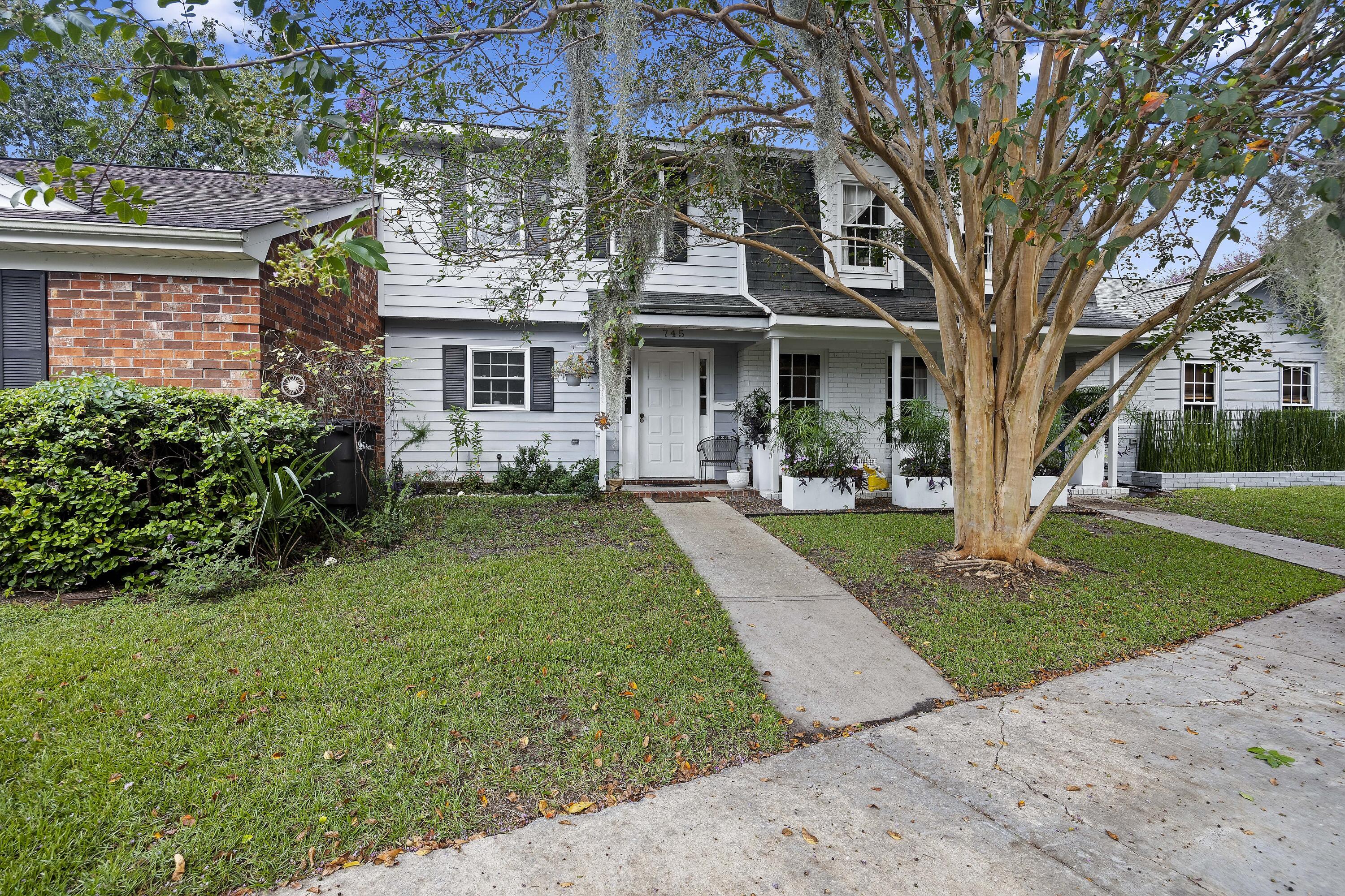 745 Williamson Drive Mount Pleasant, SC 29464 - Photo 2 of 30 4L1A3282