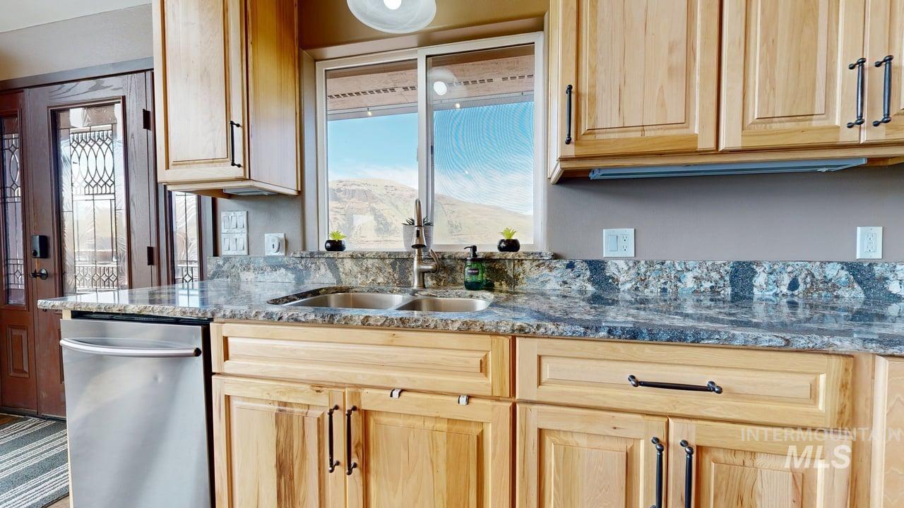 25277 Ridge Lane Juliaetta, ID 83535 - Photo 8 of 44