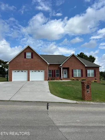 $589,900 | 412 Amberland Lane, Maryville, TN 37804