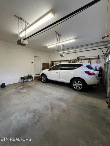 $589,900 | 412 Amberland Lane, Maryville, TN 37804