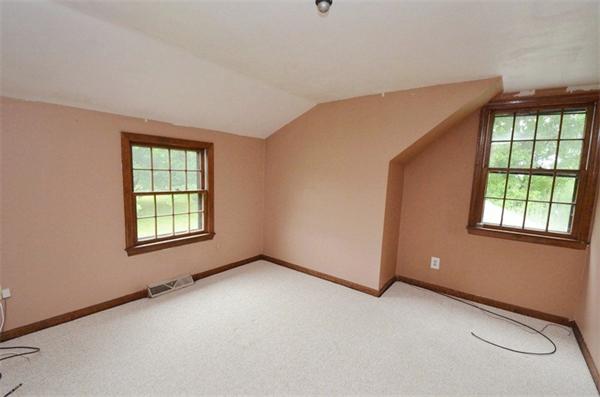642 Wheeler Road Dracut, MA 01826 - Photo 18 of 30 an empty room with windows