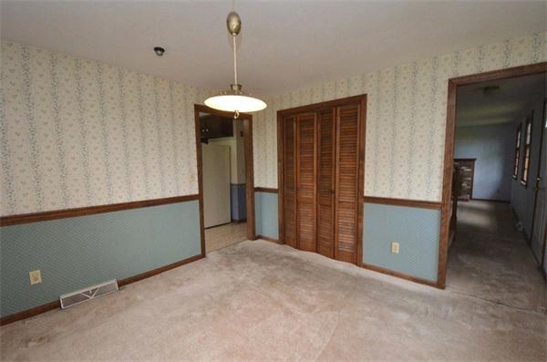 642 Wheeler Road Dracut, MA 01826 - Photo 6 of 30 a view of a livingroom with a furniture