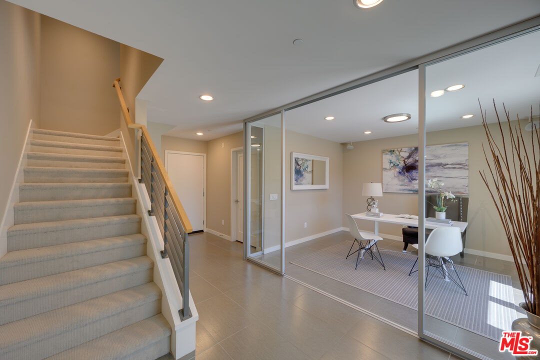 310 Washington Boulevard, Unit 802 Marina del Rey, CA 90292 - Photo 25 of 43 a view of entryway with livingroom and furniture