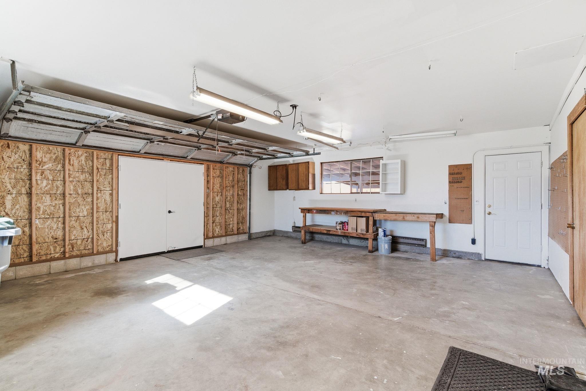 2072 South Crystal Way Boise, ID 83706 - Photo 43 of 50 View of garage