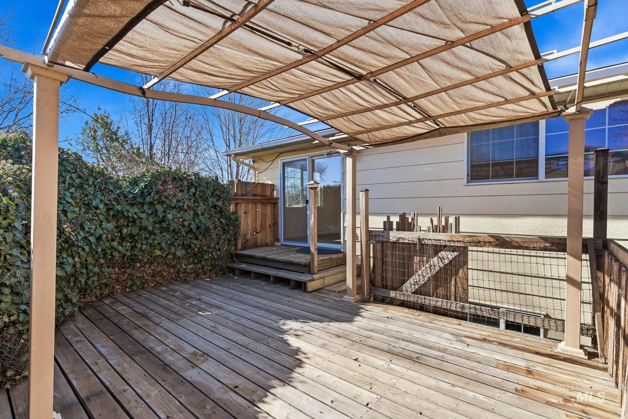 2072 South Crystal Way Boise, ID 83706 - Photo 47 of 50 View of deck