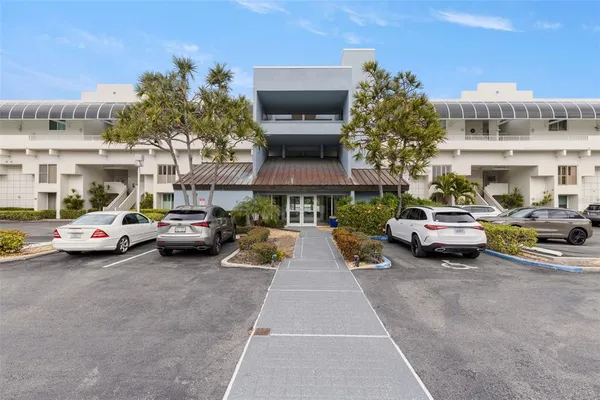 $3,500 | 5279 Isla Key Boulevard South, Unit 413, St. Petersburg, FL 33715